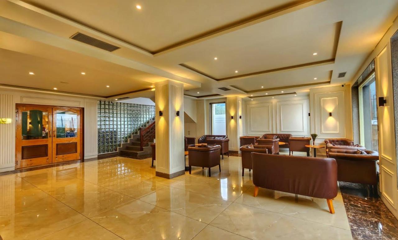 Hotel The Walnut Creek Pahalgām Exterior foto